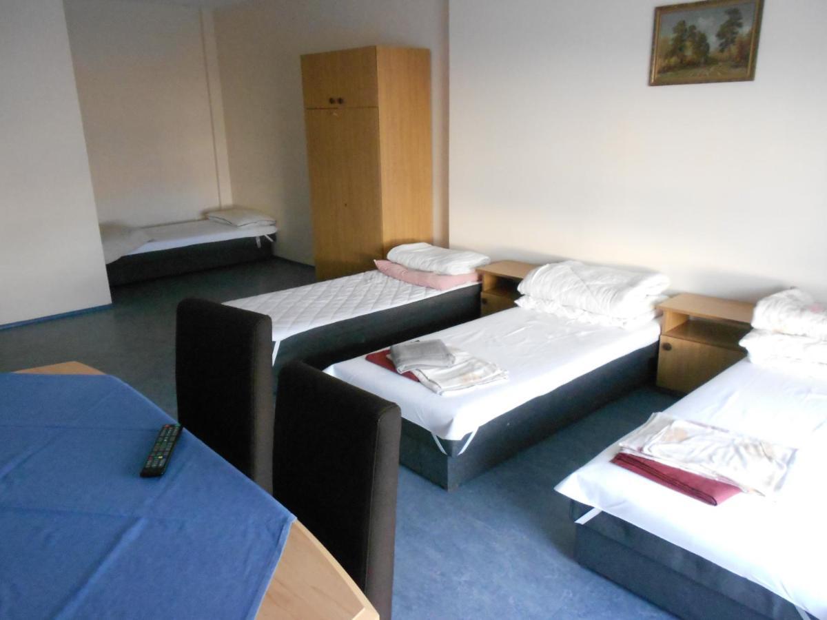 Hostel "Na Bocianowie" Bydgoszcz Extérieur photo